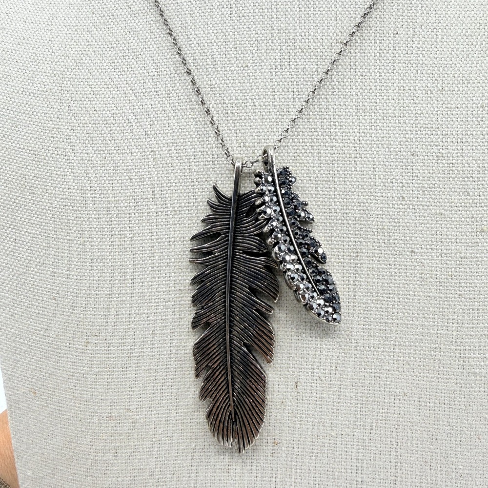 VTG Boho Feather Charm Necklace Silver Tone with Black Crystals